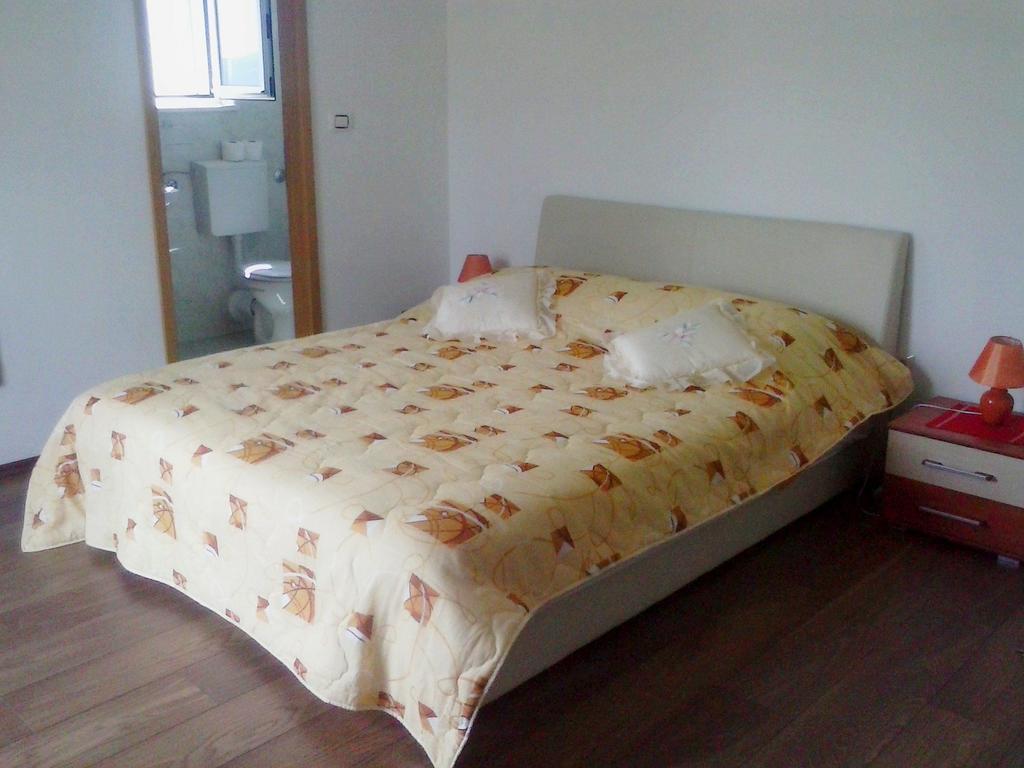 Apartments Mara Молунат Екстер'єр фото